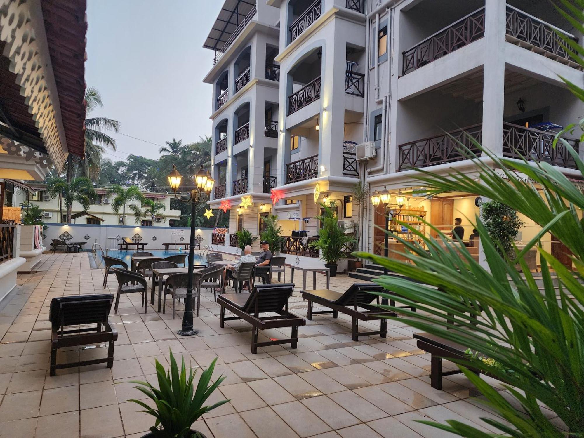 בנולים Coastal Suites Apart Hotel ---- 8 Minutes Walk To Beach מראה חיצוני תמונה
